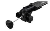 The HYUNDAI Tucson 5-dr SUV, 2015 - 2021 Thule WingBar Edge roof rack uses a torque key for correct fitting